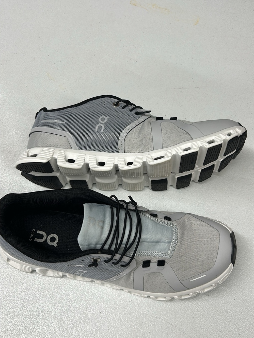 Men’s On Cloud no tie shoes